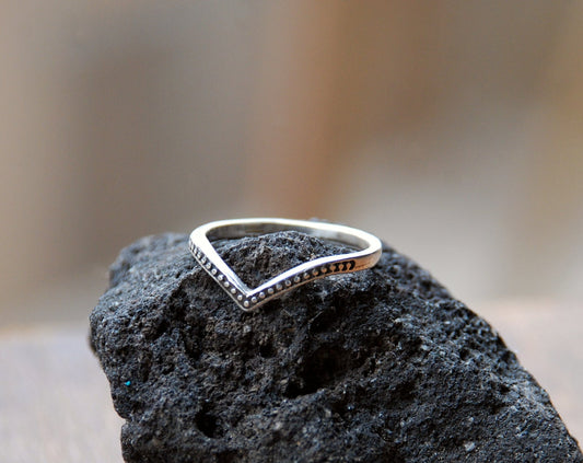 Sterling silver chevron ring woman