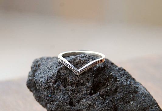 Sterling silver chevron ring woman