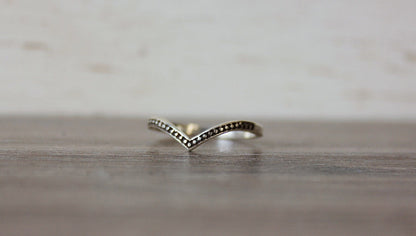 Sterling silver chevron ring woman